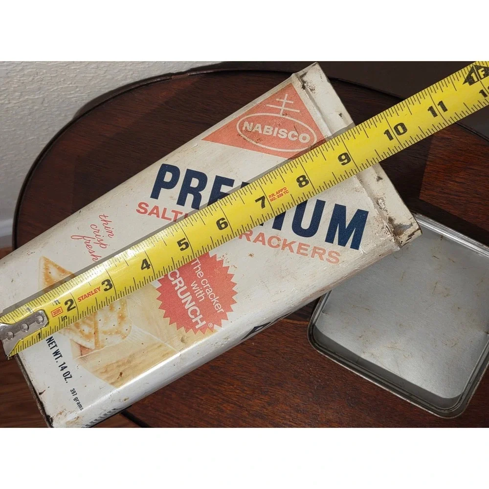 Vintage Nabisco Premium Saltine Crackers Tin 14 oz Blue Lid Advertising Decor‎